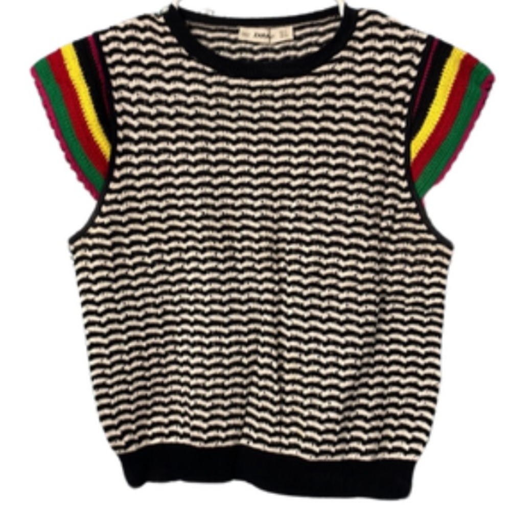 Like new! Colorful Zara crochet zig zag knit top! Size medium-fits like a small